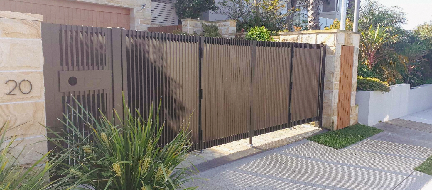 Trackless Bi-Fold Swing Gates